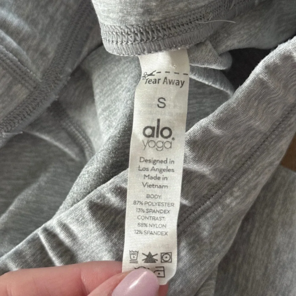 Alo Yoga Alosoft Flow Biker Shorts‎ in Zinc Gray Heather High Waist - Small